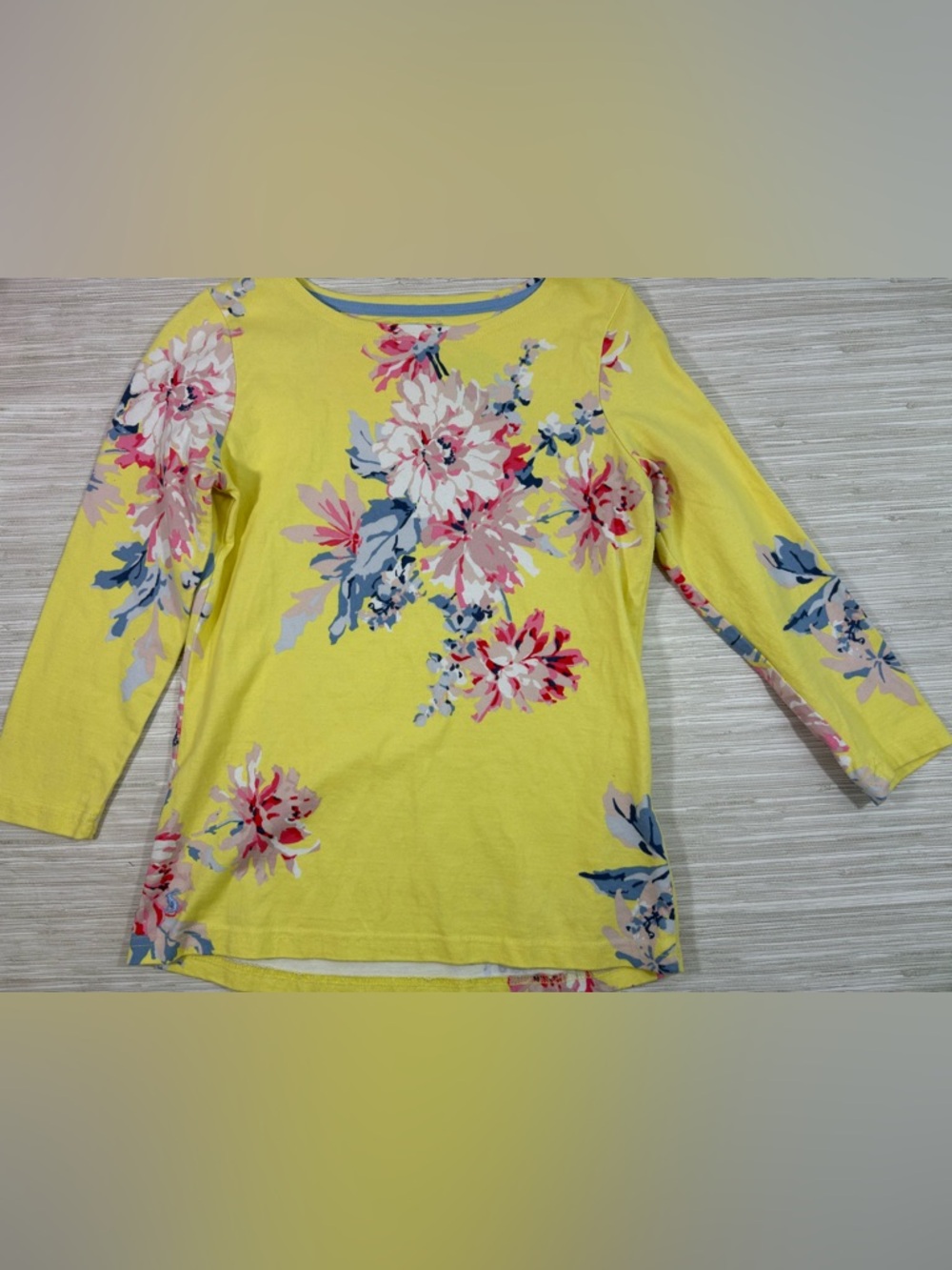 JOULES 2 ✨ adult Yellow Floral quarter length-Sleeve Top EUC